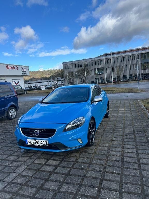 Gebraucht Volvo V40 R-Design 190 PS (139 kW) 2015 Blau Limousine