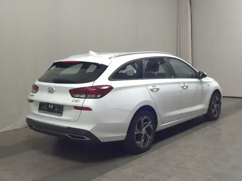 Gebraucht Hyundai i30 Trend 136 PS (100 kW) 2022 Weiß Limousine