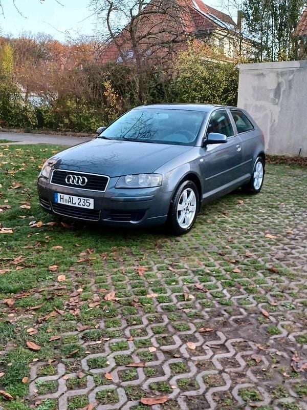 Grau Gebraucht 2005 Audi A3 Kleinwagen | 1.850 € (Fairer Preis) - Bild 1/4