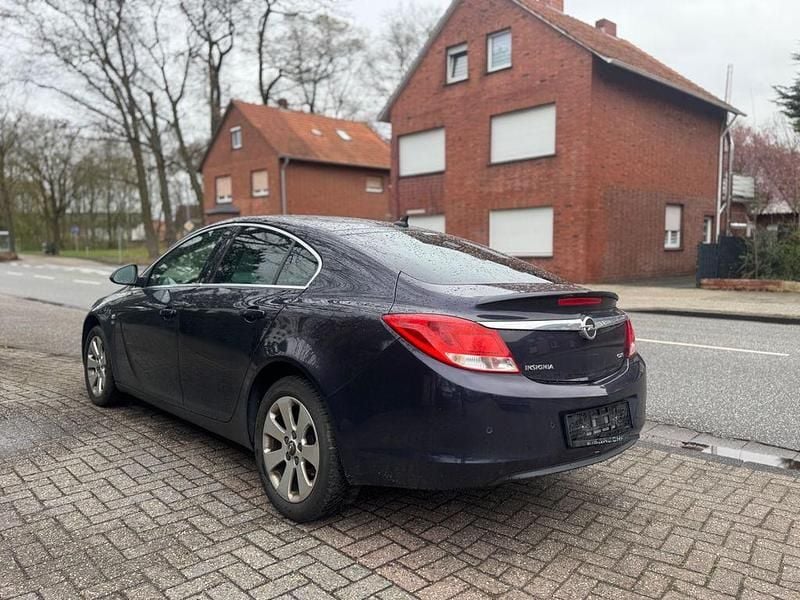 Gebraucht Opel Insignia 131 PS (96 kW) 2012 Blau Limousine