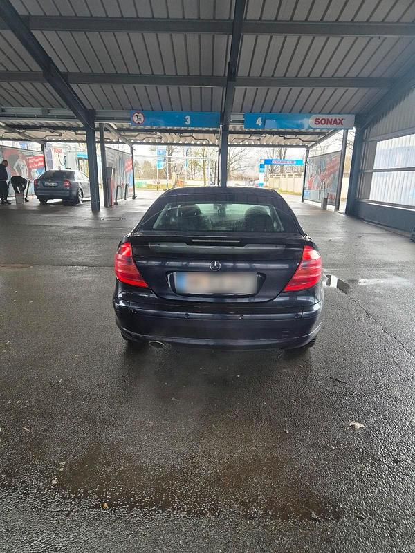 Gebraucht Mercedes C200 142 PS (104 kW) 2003 Blau Coupé