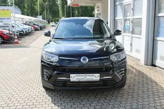 Gebraucht SsangYong Tivoli 163 PS (119 kW) 2022 Space black (lak) SUV