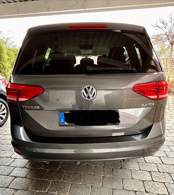 Gebraucht VW Touran Highline 150 PS (110 kW) 2017 Grau Van / Kleinbus