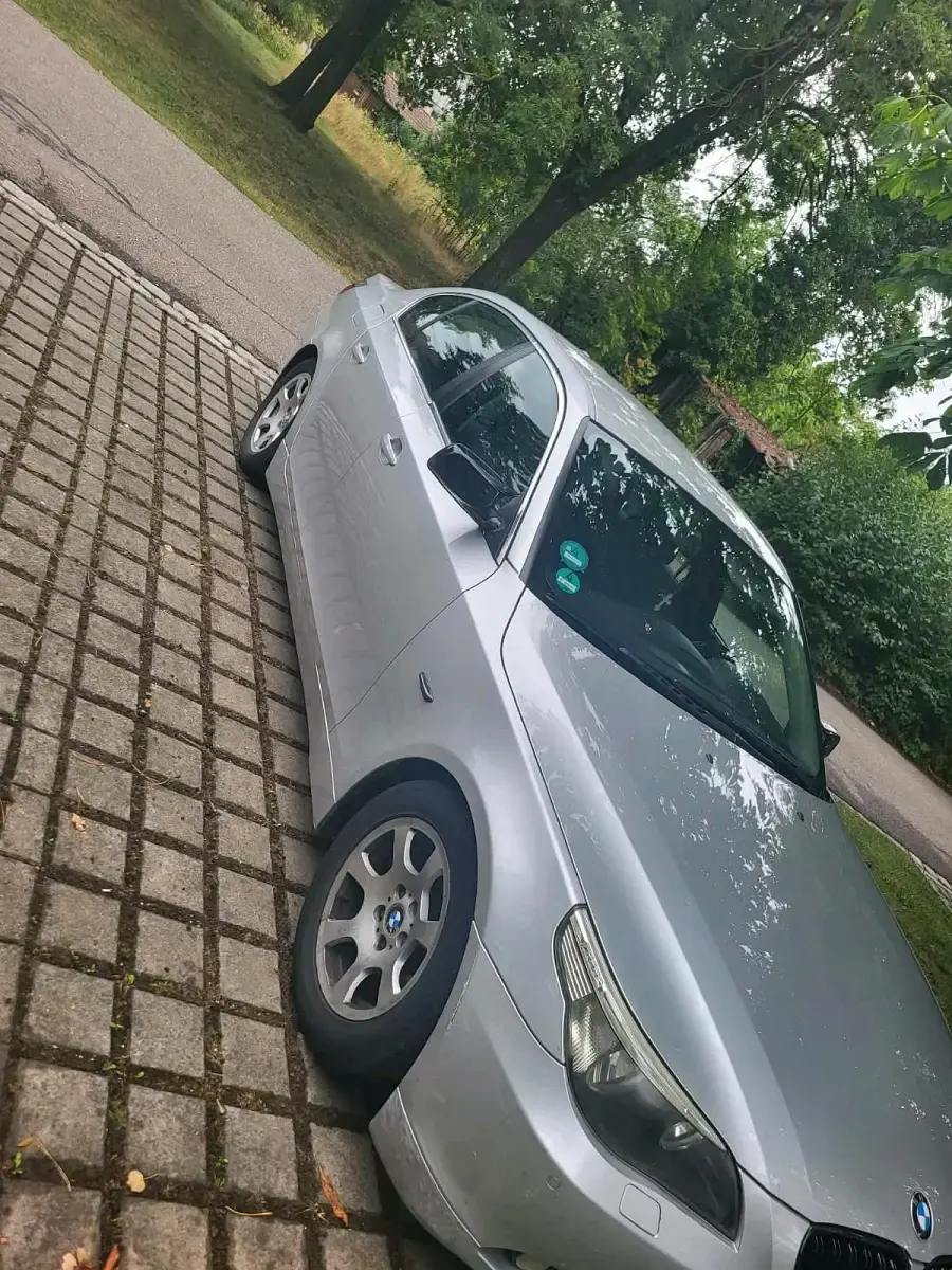Gebraucht BMW 525 190 PS (139 kW) 2005 Silber Limousine