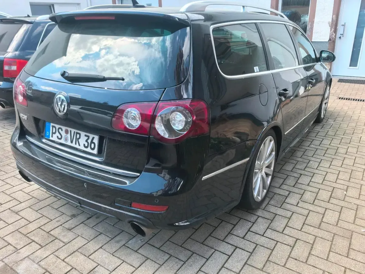 Gebraucht VW Passat R 300 PS (220 kW) 2009 Schwarz Kombi