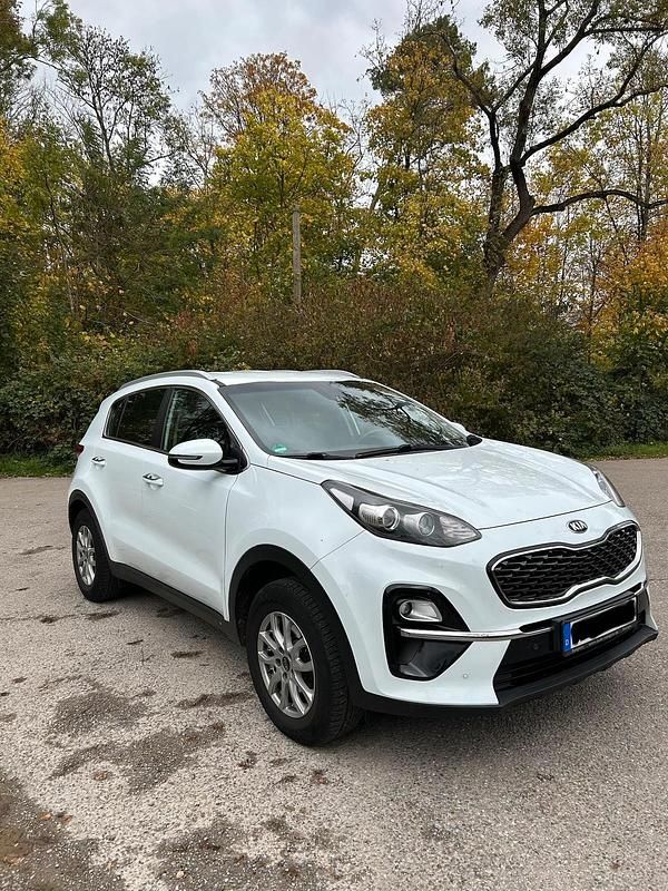Weiß Gebraucht 2019 Kia Sportage SUV | 15.900 € (Fairer Preis) - Bild 1/4