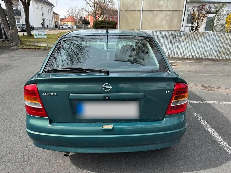Gebraucht Opel Astra 101 PS (74 kW) 2003 Grün Limousine