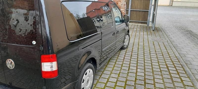 Gebraucht VW Caddy Maxi 140 PS (102 kW) 2009 Schwarz Van / Kleinbus