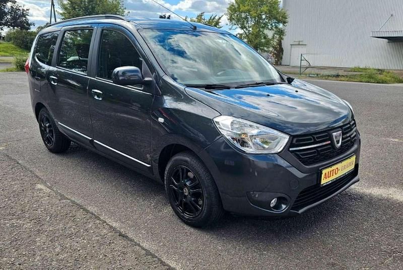 Grau Gebraucht 2018 Dacia Lodgy Comfort Van / Kleinbus | 10.990 € (Etwas zu teuer) - Bild 1/4