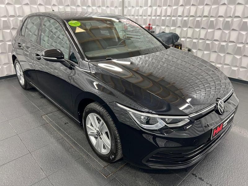 Gebraucht VW Golf VIII Life 150 PS (110 kW) 2022 Schwarz Limousine