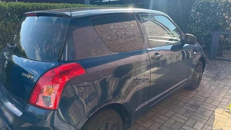Second-hand Suzuki Swift 94 CP (69 kW) 2008 Albastru Hatchback