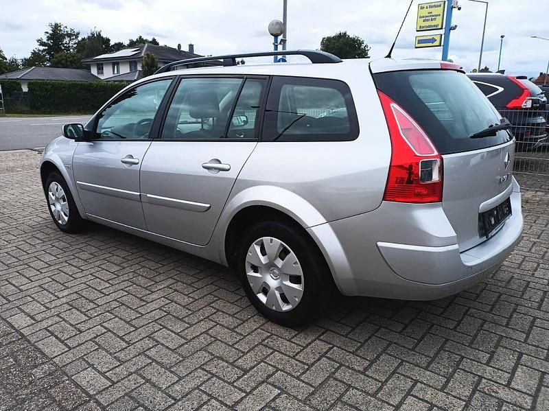 Gebraucht Renault Mégane GrandTour 103 PS (75 kW) 2008 Silber Kombi