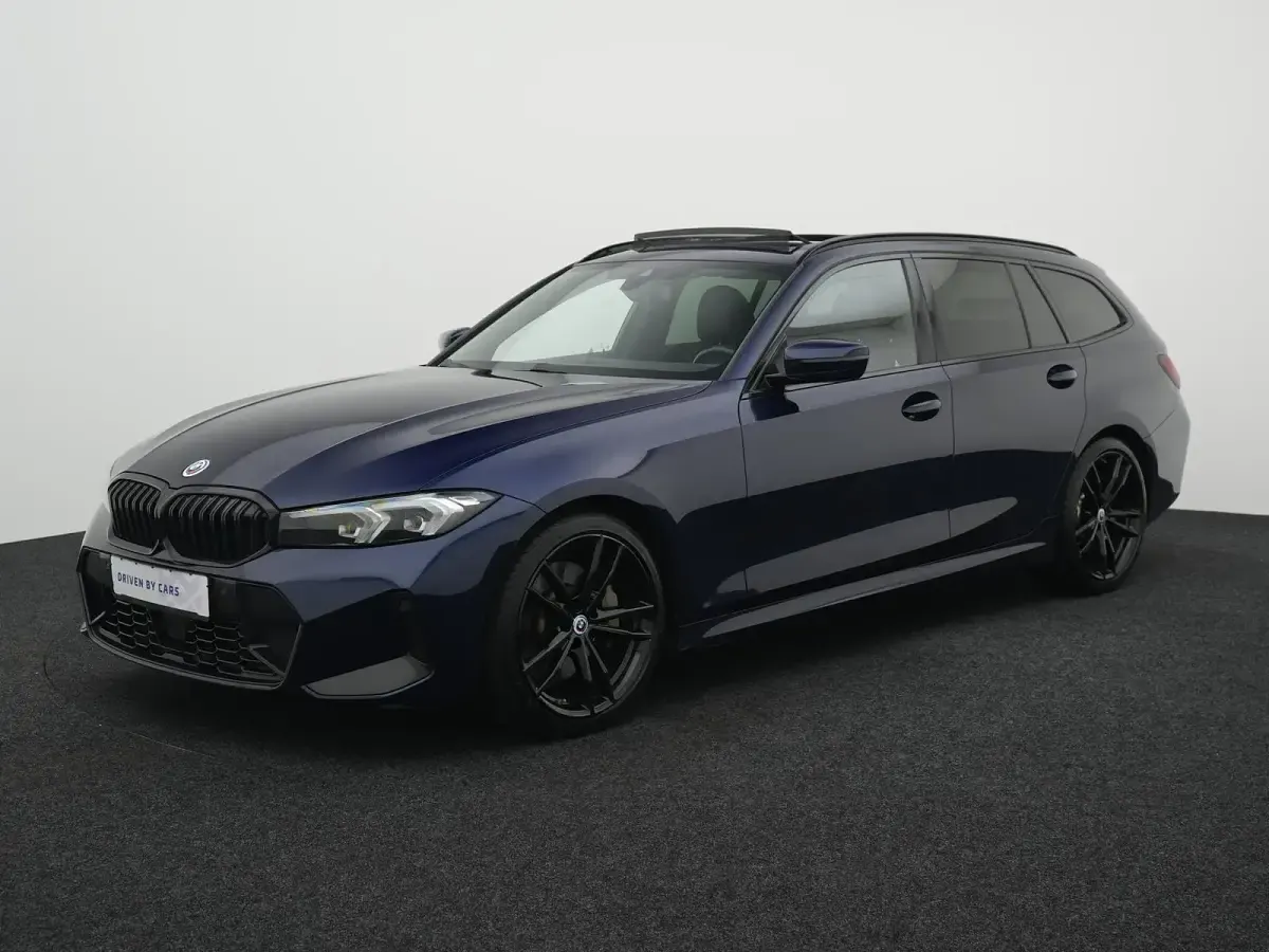 Gebraucht BMW 330 M Sport 286 PS (210 kW) 2022 Tansanitblau ii metallic Kombi