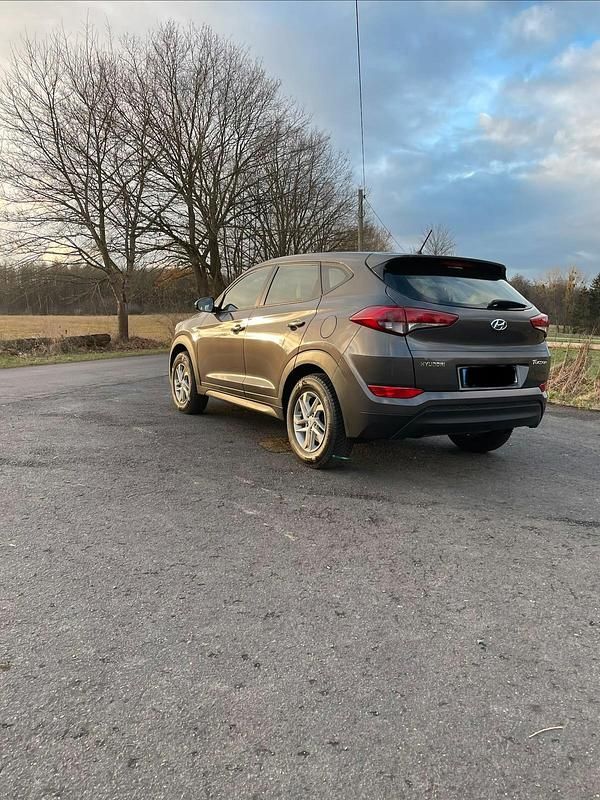Gebraucht Hyundai Tucson 116 PS (85 kW) 2015 Braun SUV