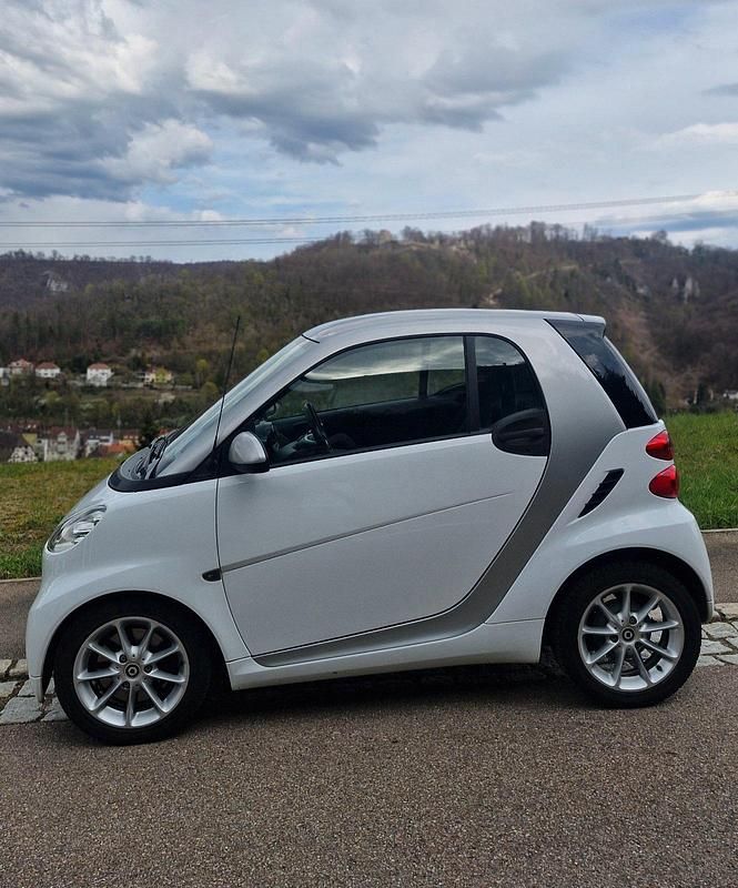 Gebraucht Smart ForTwo Coupé Passion 71 PS (52 kW) 2011 Weiß Coupé