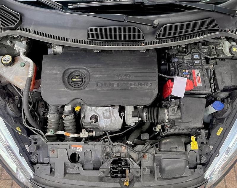 Gebraucht Ford Fiesta Titanium 95 PS (69 kW) 2017 Grau Limousine