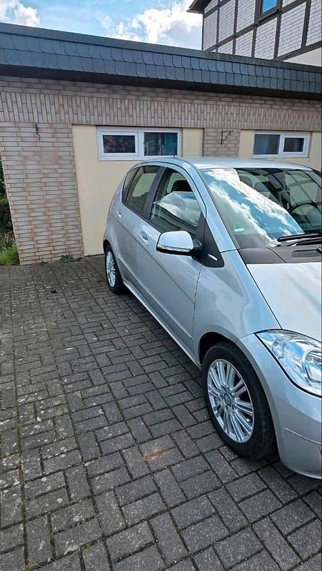 Gebraucht Mercedes A150 95 PS (69 kW) 2008 Silber Kleinwagen