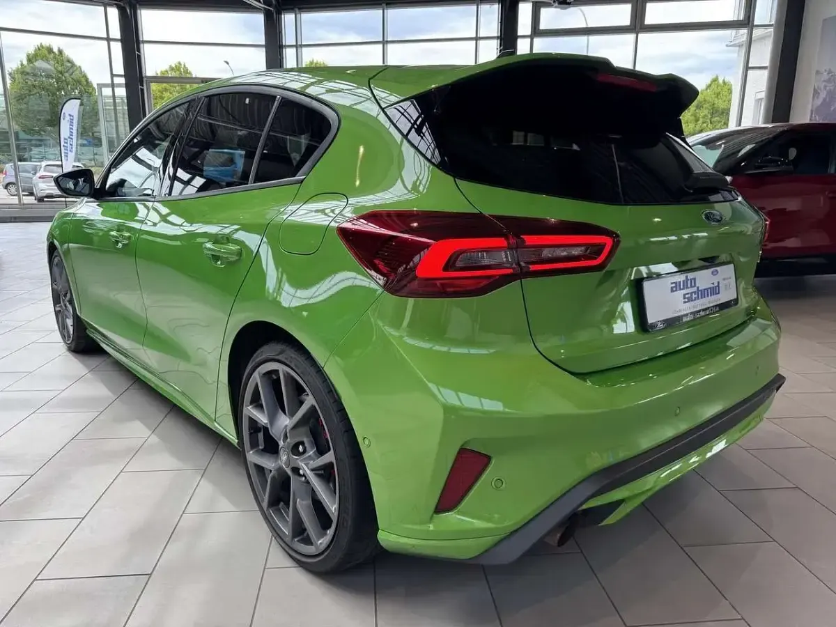 Gebraucht Ford Focus ST 280 PS (205 kW) 2024 Mean green Limousine