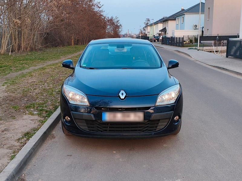 Gebraucht Renault Mégane Dynamique 110 PS (80 kW) 2010 Blau Limousine