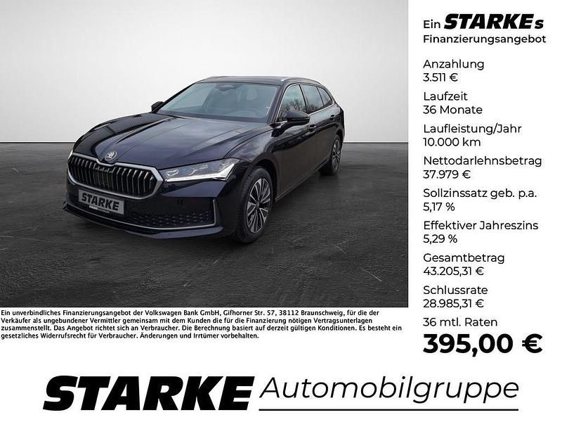 Neu Skoda Superb Selection 150 PS (110 kW) 2025 Ebony schwarz metallic Kombi