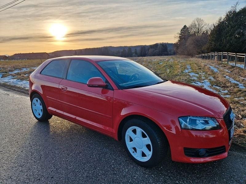 Rot Gebraucht 2009 Audi A3 Ambition Limousine | 5.000 € (Fairer Preis) - Bild 1/4