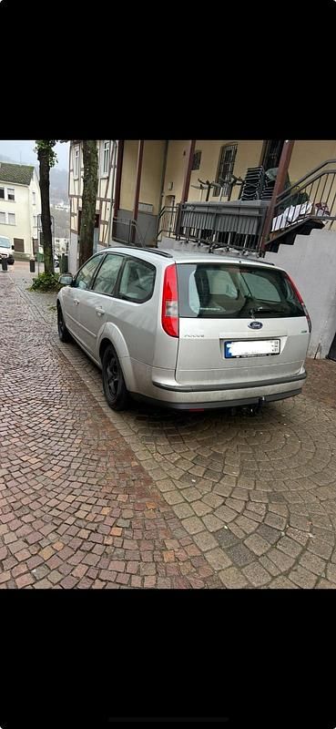 Gebraucht Ford Focus 125 PS (91 kW) 2008 Silber Kombi