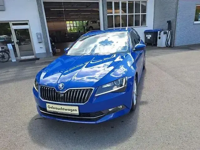 Gebraucht Skoda Superb Ambition 150 PS (110 kW) 2019 Energyblau Kombi
