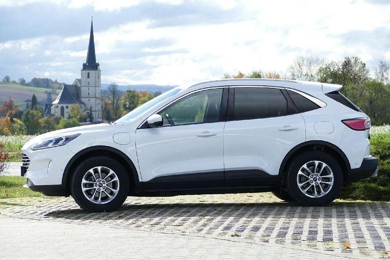 Gebraucht Ford Kuga Titanium X 152 PS (111 kW) 2022 Frostweiß SUV