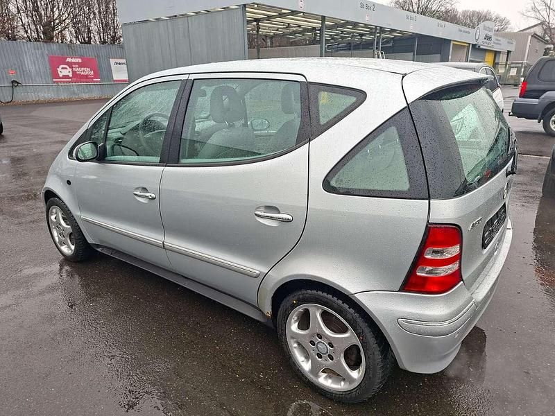 Gebraucht Mercedes A190 Elegance 125 PS (91 kW) 2003 Silber Limousine