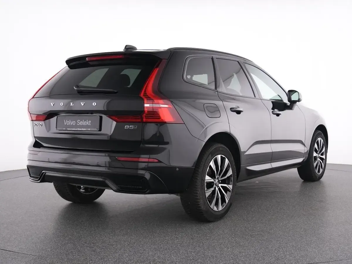 Second-hand Volvo XC60 Plus 249 CP (183 kW) 2024 Negru SUV
