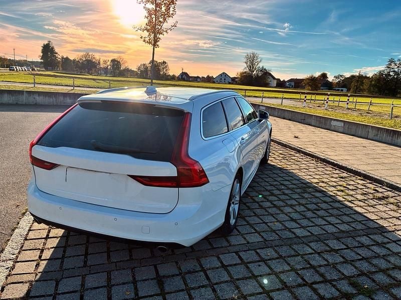 Gebraucht Volvo V90 190 PS (139 kW) 2019 Weiß Kombi