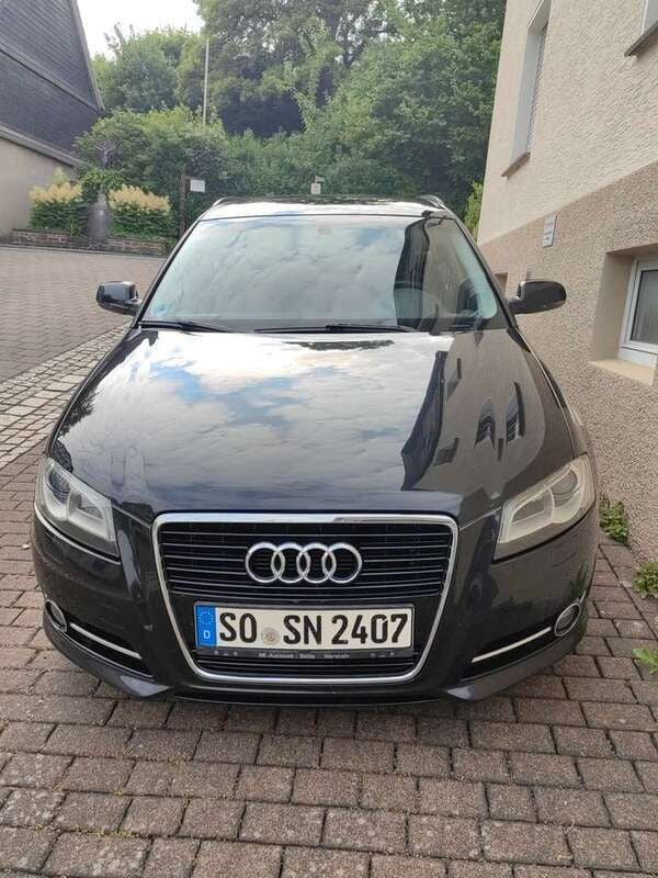 Schwarz Gebraucht 2011 Audi A3 Sportback Ambition Kombi | 4.970 € (Guter Preis) - Bild 1/4