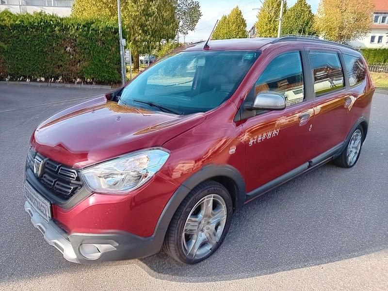 Gebraucht Dacia Lodgy Stepway 116 PS (85 kW) 2019 Rot Van / Kleinbus