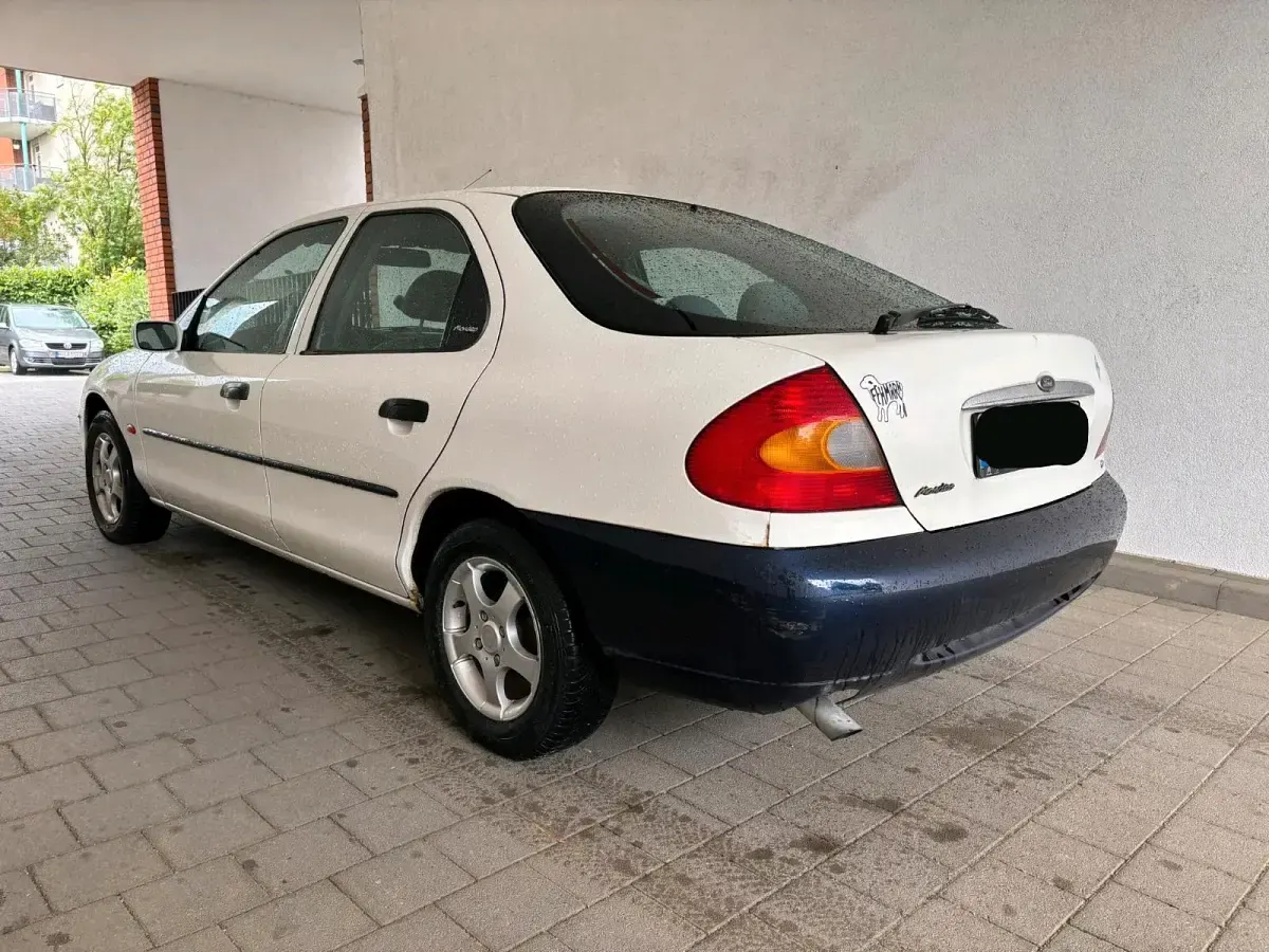 Gebraucht Ford Mondeo 115 PS (84 kW) 1998 Weiß Limousine