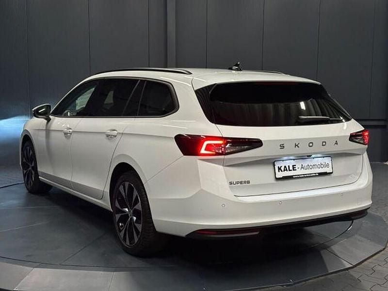 Gebraucht Skoda Superb Selection 150 PS (110 kW) 2024 Purity weiss Kombi