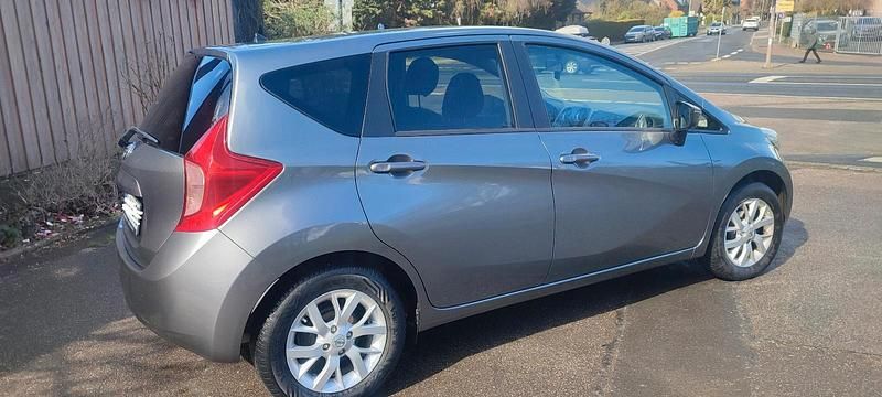 Gebraucht Nissan Note Acenta 81 PS (59 kW) 2016 Silber Kleinwagen