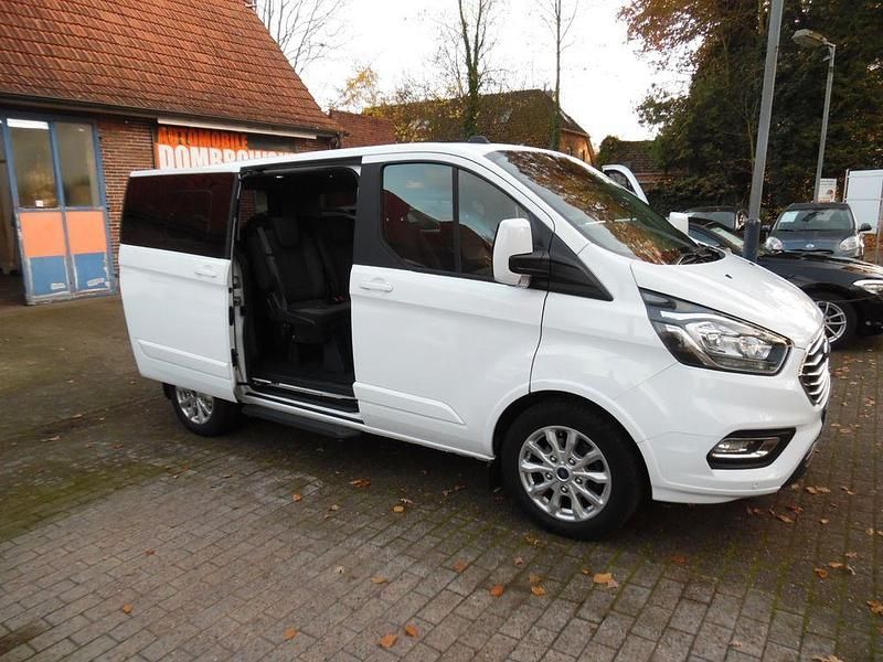 Gebraucht Ford Tourneo Titanium 185 PS (136 kW) 2021 Weiß Van / Kleinbus