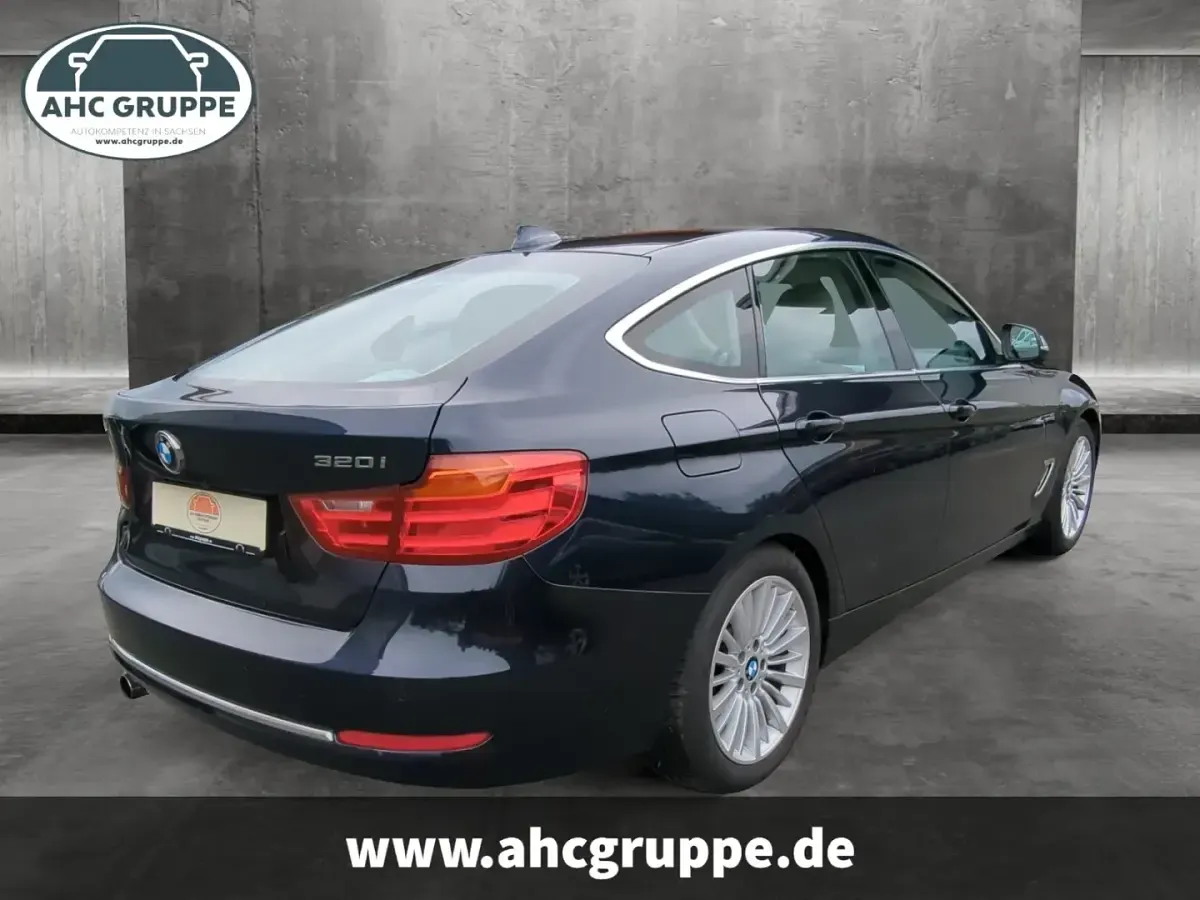 Gebraucht BMW 320 Luxury Line 184 PS (135 kW) 2016 Blau Limousine
