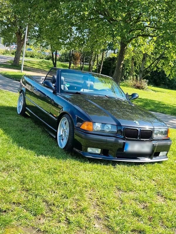 Schwarz Gebraucht 1998 BMW 318 Cabriolet Cabrio | 5.650 € (Fairer Preis) - Bild 1/4