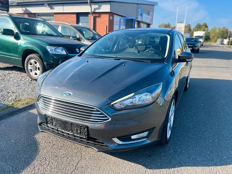 Grau Gebraucht 2015 Ford Focus Titanium Kombi | 8.290 € (Etwas zu teuer) - Bild 1/4