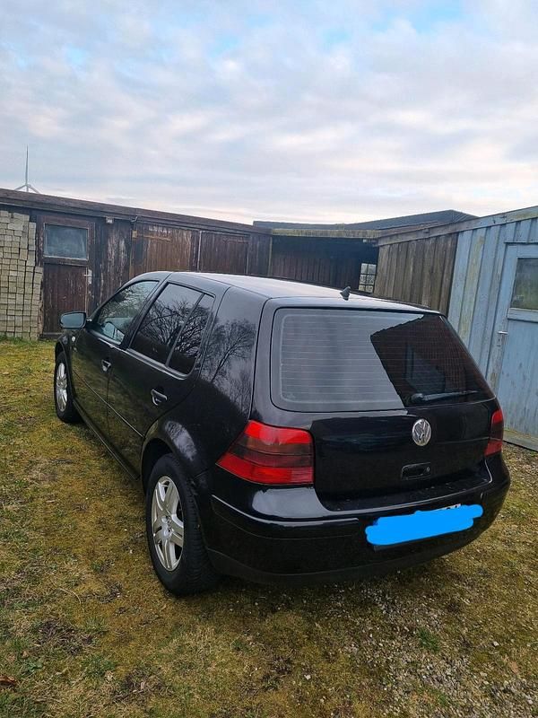 Gebraucht VW Golf IV 101 PS (74 kW) 2002 Schwarz Kleinwagen