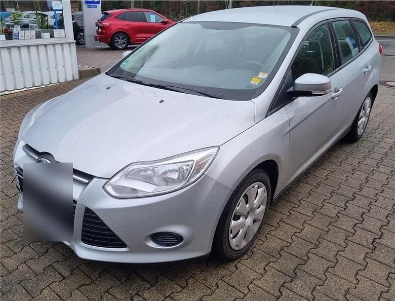 Silber Gebraucht 2011 Ford Focus Kombi | 3.000 € (Fairer Preis) - Bild 1/1