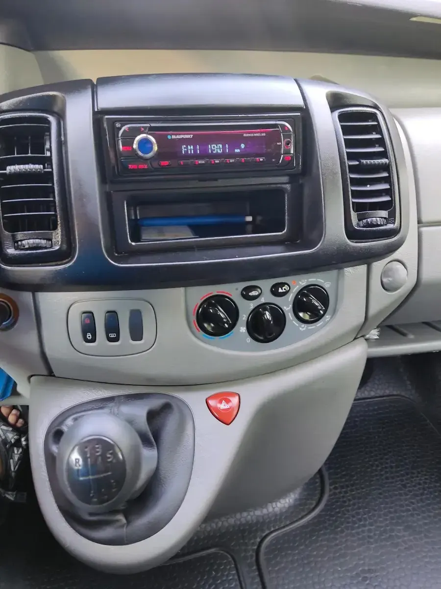 Używany Opel Vivaro 114 KM (83 kW) 2009 Niebieski Minivan