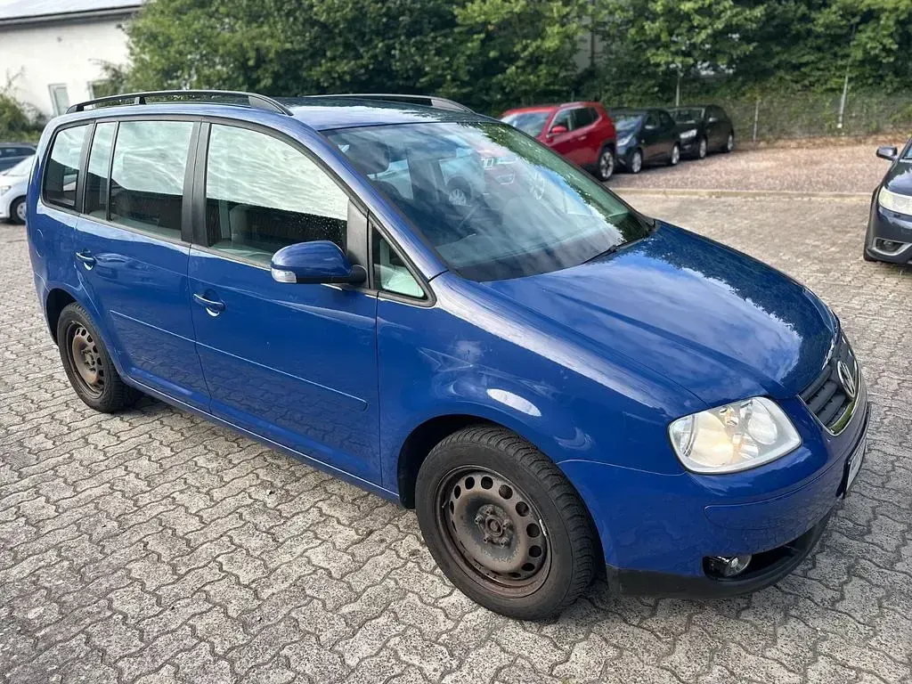 Gebraucht VW Touran Basis 101 PS (74 kW) 2004 Blau Van / Kleinbus