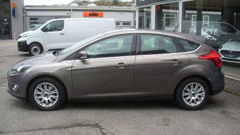Gebraucht Ford Focus Titanium 150 PS (110 kW) 2011 Brisbane braun (met.) Limousine