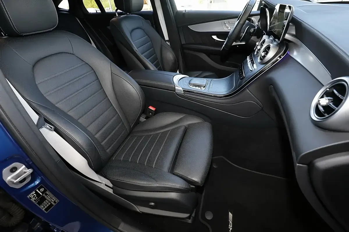 Gebraucht Mercedes GLC43 AMG AMG 390 PS (286 kW) 2023 Metalliclack spektralblau SUV