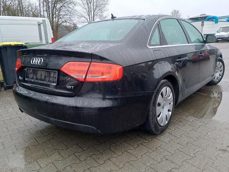 Gebraucht Audi A4 Ambiente 160 PS (117 kW) 2009 Schwarz Limousine