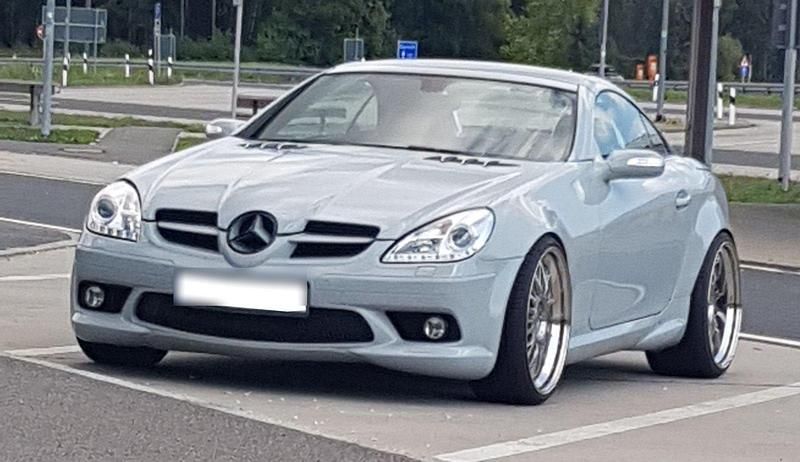 Grau Gebraucht 2005 Mercedes SLK350 AMG Cabrio | 16.000 € (Etwas zu teuer) - Bild 1/1