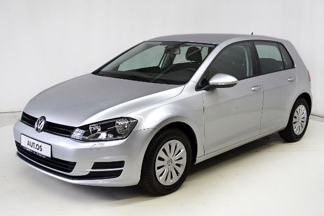 Second-hand VW Golf VII Trendline 110 CP (80 kW) 2015 Argintiu Berlinǎ