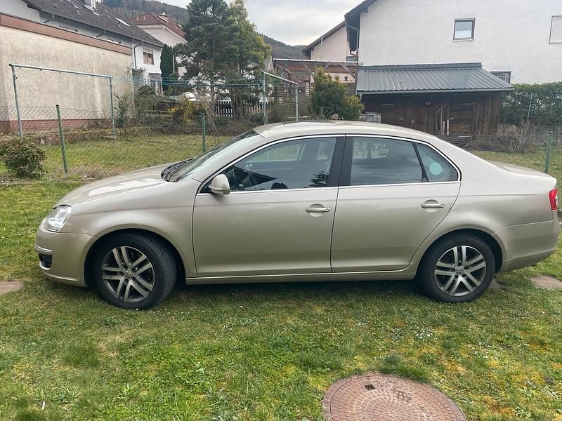 Gebraucht VW Jetta GTI 200 PS (147 kW) 2008 Gold Limousine